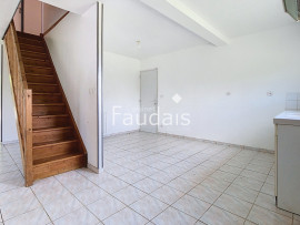 
                                                                                        Vente
                                                                                         TESSY-BOCAGE, Maison 3 chambres avec vie de plain pied