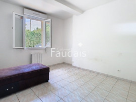 
                                                                                        Vente
                                                                                         TESSY-BOCAGE, Maison 3 chambres avec vie de plain pied