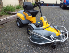 
                                                                                        Jardinage
                                                                                         TONDEUSE AUTOPORTÉE STIGA PARK 4x4 de 125 cm