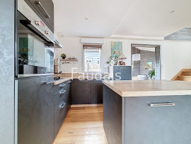 
                                                                                        Vente
                                                                                         TORIGNY LES VILLES, Maison récente avec vie de plain-pied de