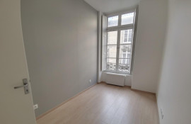 
                                                                                        Location
                                                                                         TOURNY : Balcon et 2 places de Parking
