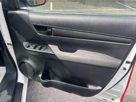 
                                                                                        Voiture
                                                                                         Toyota Hi-Lux 2.4 D-4D Active Pickup Double Cab 4dr Diesel Manual 4WD Euro 6 (3.5t) (150 ps)