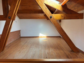 
                                                                                        Location
                                                                                         TRANQUILLE CAR DANS IMPASSE
PROCHE DES COMMERCES