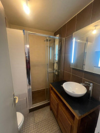 
                                                                                        Location
                                                                                         Très beau 2 pièces avec balcon