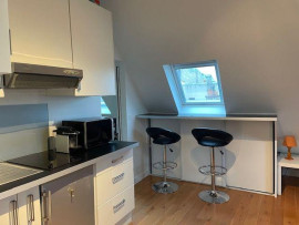 
                                                                                        Location
                                                                                         Très Beau 2P meublé 47m2 /29carrez - place Etoile