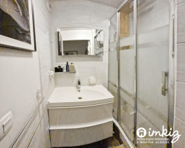 
                                                                                        Vente
                                                                                         Très beau 4 pièces au calme