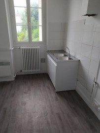 
                                                                                        Location
                                                                                         Très beau F3 entièrement rénové