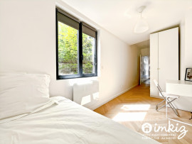 
                                                                                        Vente
                                                                                         Très bel appartement 3 pièces entièrement rénové