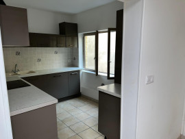 
                                                                                        Location
                                                                                         Très bel Appartement en duplex, très lumineux
