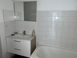 
                                                                                        Location
                                                                                         Très bel Appartement en duplex, très lumineux