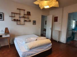 Location
Très belle chambre meublée chez l'habitant, proche Paris (loyer tout inclus)