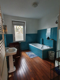 Location
Très belle chambre meublée chez l'habitant, proche Paris (loyer tout inclus)