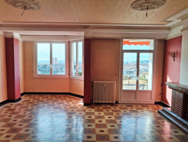 
                                                                                        Location
                                                                                         Très grand T2 sans vis a vis