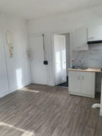 
                                                                                        Location
                                                                                         Très joli deux pièces de 33 m2 refait à neuf RDC