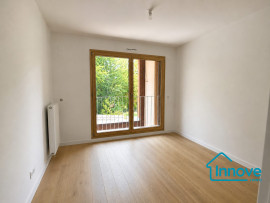 
                                                                                        Vente
                                                                                         TRIPLEX 116m2 NEUF
