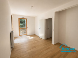 
                                                                                        Vente
                                                                                         TRIPLEX 116m2 NEUF