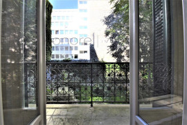 
                                                                                        Vente
                                                                                         TROCADERO / POMPE – MAISON DE VILLE ATYPIQUE