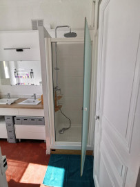 
                                                                                        Location
                                                                                         Trois pièces hyper centre