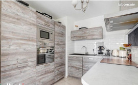 
                                                                                        Location
                                                                                         Type 3 meublé calme +double stationnement 13004