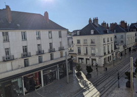 
                                                                                        Location
                                                                                         Type 3 traversant rue Nationale Tours
