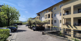 Vente
Un appartement de type T2 de 42 m² + extérieur + parking