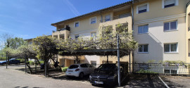Vente
Un appartement de type T2 de 42 m² + extérieur + parking