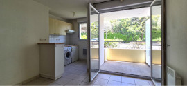 Vente
Un appartement de type T2 de 42 m² + extérieur + parking