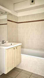 Vente
Un appartement de type T2 de 42 m² + extérieur + parking