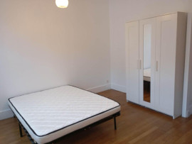 
                                                                                        Location
                                                                                         Un grand studio équipé, refait neuf, avec jardin