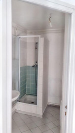 
                                                                                        Location
                                                                                         Un joli studio dans un immeuble calme et sécurisé