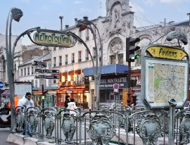 
                                                                                        Location
                                                                                         Un joli studio décoré avec goût