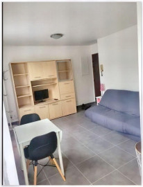 
                                                                                        Location
                                                                                         Un joli studio lumineux à Melun