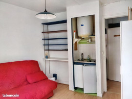 
                                                                                        Location
                                                                                         Un studio meublé de 19 m², ensoleillé et calme