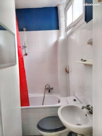 
                                                                                        Location
                                                                                         Un studio meublé de 19 m², ensoleillé et calme