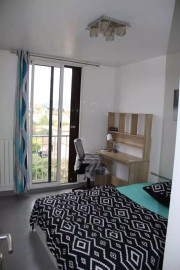 
                                                                                        Colocation
                                                                                         Une chambre dispo dans belle coloc 62m²