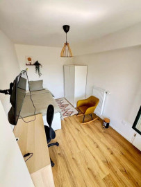 
                                                                                        Colocation
                                                                                         Une chambre dispo dans coloc conviviale de 5