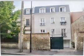 
                                                                                        Location
                                                                                         Une occasion rare : superbe F2 orienté plein sud