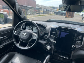 
                                                                                        Utilitaire
                                                                                         Utilitaire - Dodge Ram 1500 CREW CAB 5.7 V8 LARAMIE SPORT PACK BLACK GPL - 79970€