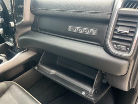 
                                                                                        Utilitaire
                                                                                         Utilitaire - Dodge Ram 1500 CREW CAB 5.7 V8 LARAMIE SPORT PACK BLACK GPL - 79970€
