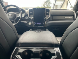 
                                                                                        Utilitaire
                                                                                         Utilitaire - Dodge Ram 1500 CREW CAB 5.7 V8 LARAMIE SPORT PACK BLACK GPL - 79970€
