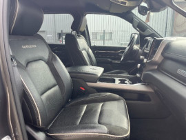 
                                                                                        Utilitaire
                                                                                         Utilitaire - Dodge Ram 1500 CREW CAB 5.7 V8 LARAMIE SPORT PACK BLACK GPL - 79970€