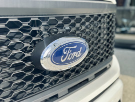 
                                                                                        Utilitaire
                                                                                         Utilitaire - Ford F150 LIMITED SUPERCREW POWERBOOST HYBRIDE - 109970€