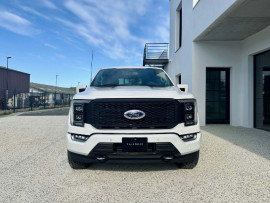 
                                                                                        Utilitaire
                                                                                         Utilitaire - Ford F150 LIMITED SUPERCREW POWERBOOST HYBRIDE - 109970€