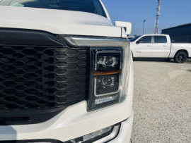 
                                                                                        Utilitaire
                                                                                         Utilitaire Pick-up - Ford F150 LIMITED SUPERCREW POWERBOOST HYBRIDE - 109970€