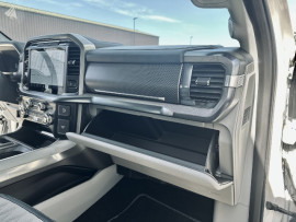 
                                                                                        Utilitaire
                                                                                         Utilitaire Pick-up - Ford F150 LIMITED SUPERCREW POWERBOOST HYBRIDE - 99970€