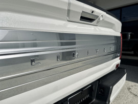 
                                                                                        Utilitaire
                                                                                         Utilitaire Pick-up - Ford F150 LIMITED SUPERCREW POWERBOOST HYBRIDE - 99970€