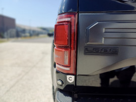 
                                                                                        Utilitaire
                                                                                         Utilitaire Pick-up - Ford F150 RAPTOR 3.5 V6 SUPERCREW - 74970€
