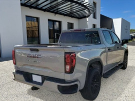 
                                                                                        Utilitaire
                                                                                         Utilitaire Pick-up - Gmc Sierra 1500 PRO 2026 FLEXFUEL E85 5.3L V8 - 89970€