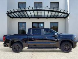 
                                                                                        Utilitaire
                                                                                         Utilitaire Pick-up - Gmc Sierra 1500 PRO 2026 FLEXFUEL E85 5.3L V8 - 89970€