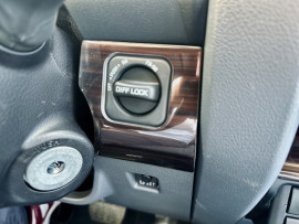 
                                                                                        Utilitaire
                                                                                         Utilitaire Pick-up - Toyota Grj79 DC LX DOUBLE CABINE V6 4.0L - 104970€